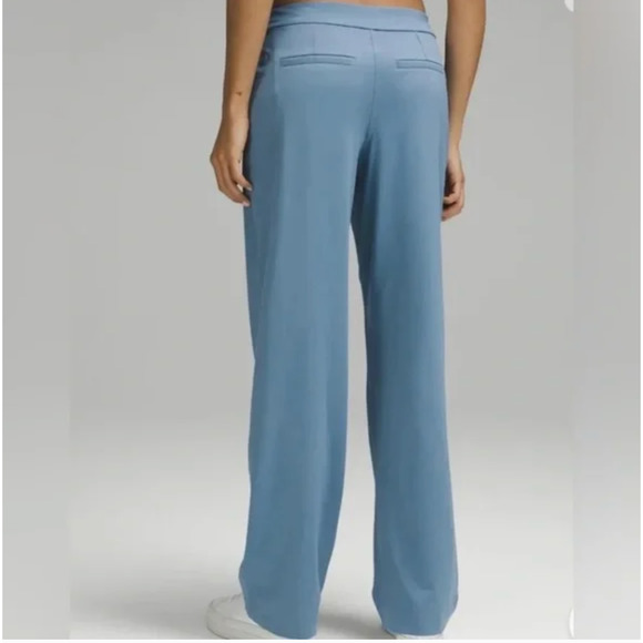 Lululemon Straight Mid Rise Pant Luxtreme Utility Blue Size Medium - Picture 2 of 10